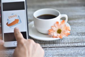 assessor usando e-mail corporativo