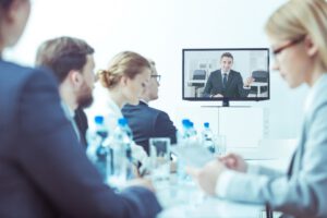 assessores participando de vídeo chamada