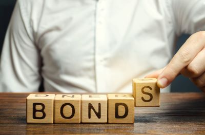 palabra bonds formada por cubos de madeira