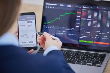 tecnologia e saúde financeira